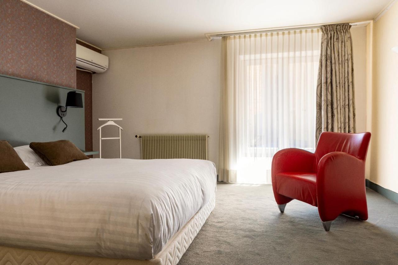 Carmel 1643 Hotel Arbois Bagian luar foto