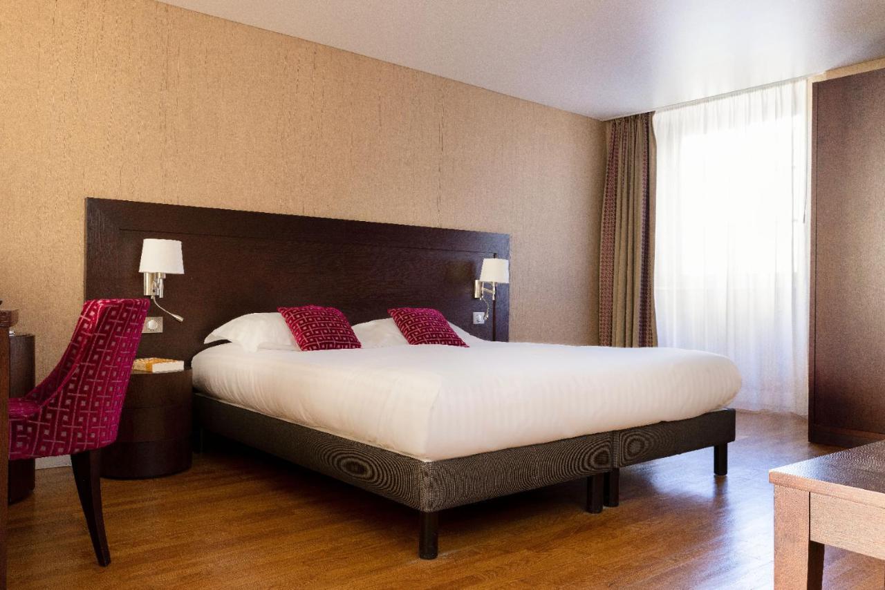 Carmel 1643 Hotel Arbois Bagian luar foto