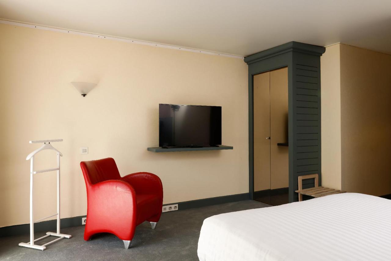 Carmel 1643 Hotel Arbois Bagian luar foto